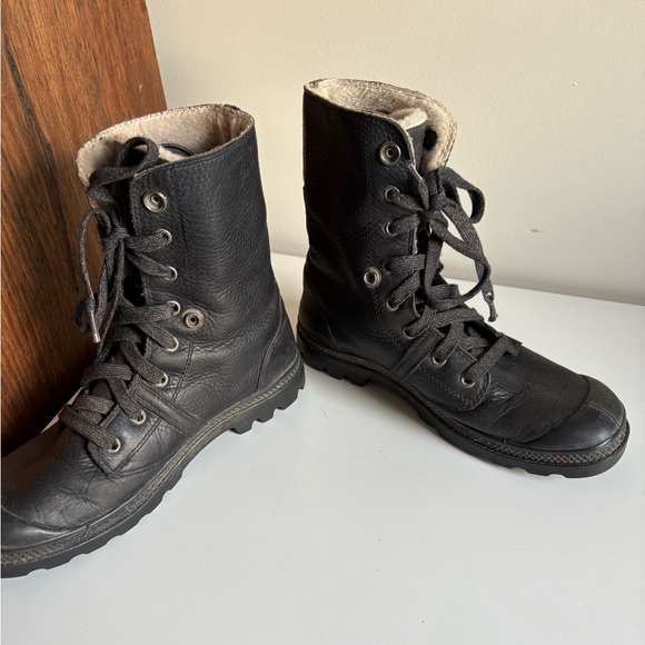 Palladium Shearling Lined Foldover Pampa Leather Boots - Picture 5 of 10